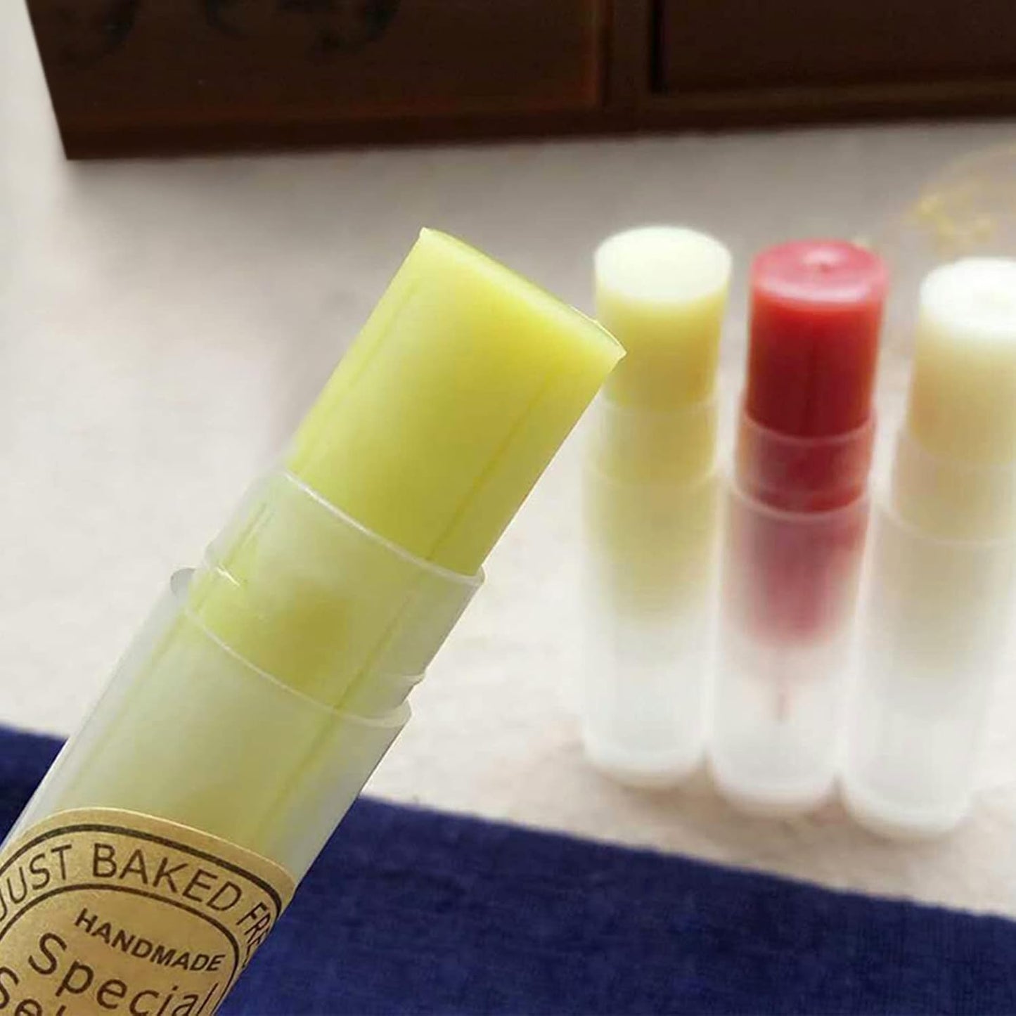 Bekith 100 Pack 5.5ml Clear Empty Lip Balm Tubes with White Caps