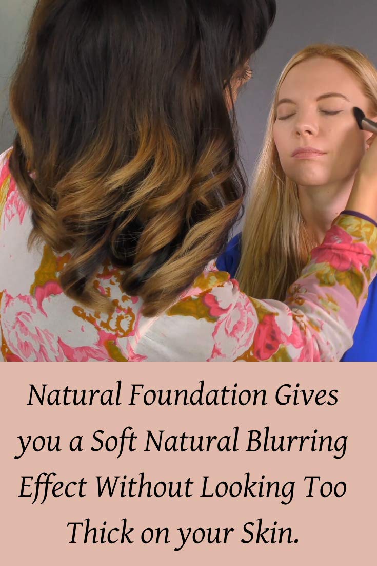 Pressed Mineral Foundation With Vitamin for a Natural Silky Finish