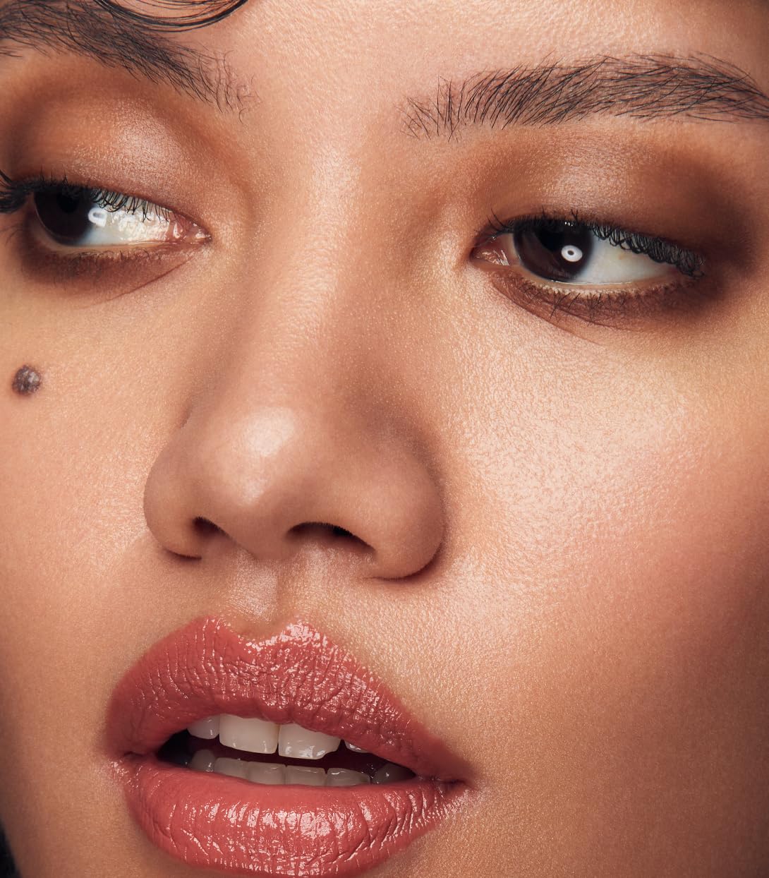 MAKE Beauty Eye Shaping Stylo - Cream Eyeshadow Stick. 4-in-1 Shape, Define, Contour, and Shade Eye Shadow for Versatile Makeup Looks. Long-Lasting Creamy Formula. Shade - Umber