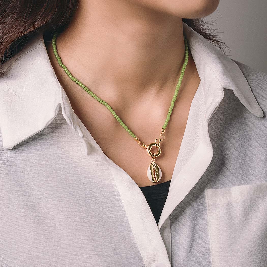 Bohemian Necklace Bead Shell Necklace Chain Pendant Necklace Jewelry for Women and Girls (Green)