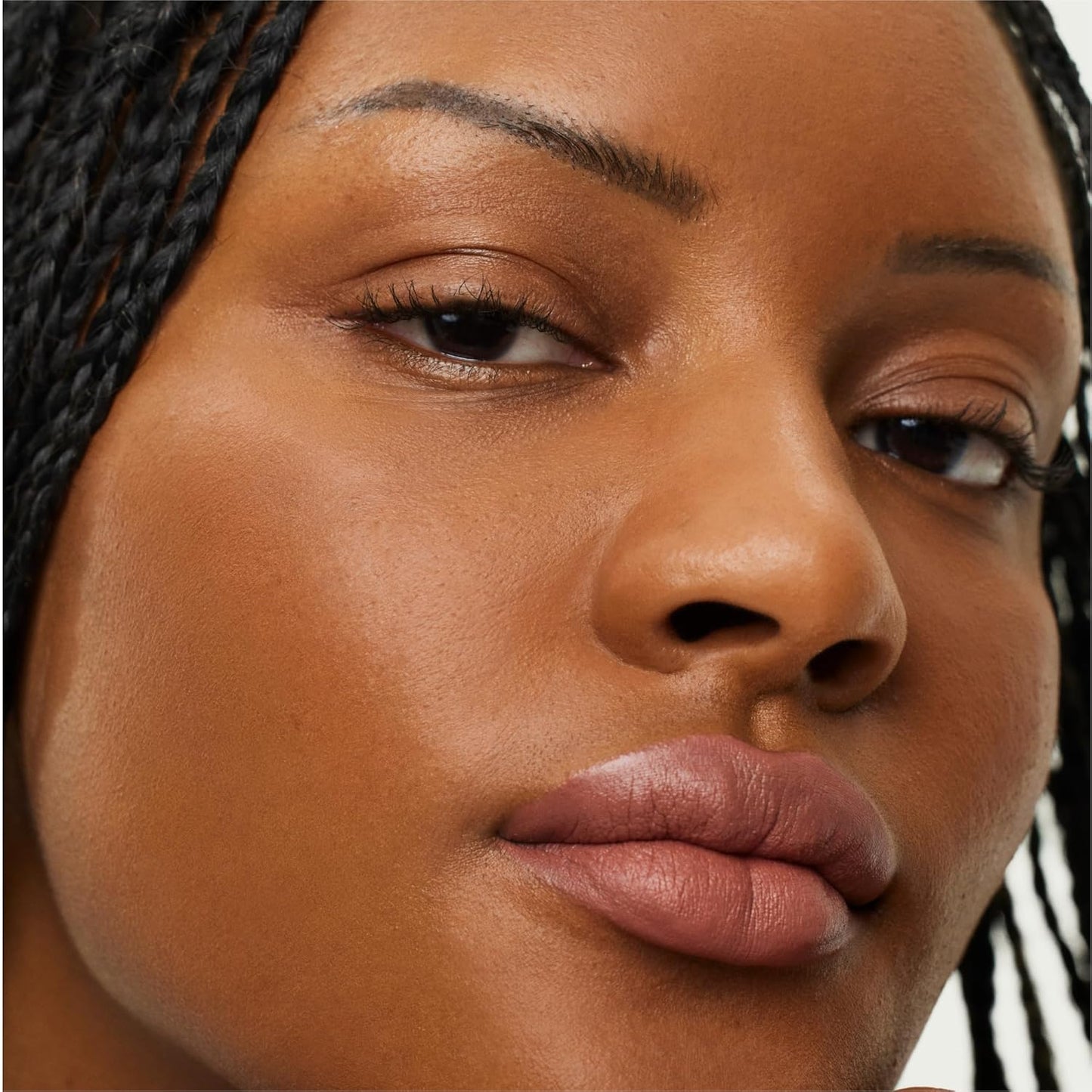 ILIA - Lip Sketch Hydrating Crayon | Hydrate, Plump, Smooth, Strengthen | Long Lasting up to 12-Hours, Bleed-Resistant, Soft-Matte | Barrier-Building, Non-Toxic, Cruelty-Free (Banquette)